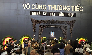 Tang lễ nghệ sĩ Văn Hiệp: Xót xa người ở lại