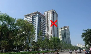 Bị tạm đình chỉ, chung cư 'đất vàng' vẫn chây ì khắc phục vi phạm