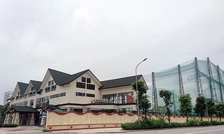 Nhìn lại những công trình 'lạ' trong sân bay Bạch Mai