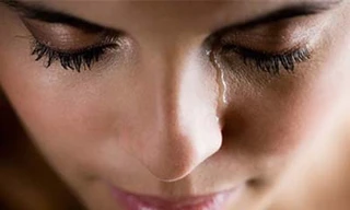 Đêm tân hôn đầy nước mắt....