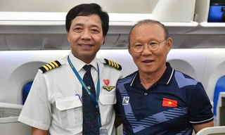 Cơ trưởng - Phó Tổng GĐ VNA Nguyễn Hồng Lĩnh cầm lái chuyên cơ