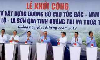 Thủ tướng bấm nút khởi công xây dựng tuyến cao tốc Cam Lộ - La Sơn.