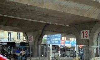 Hiện Hà Nội có 4 câu vượt đang trông xe gầm cầu.