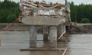 Tin mới vụ cầu chưa nghiệm thu đã đổ sập