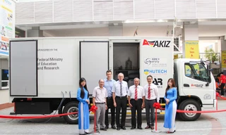 Trường Đại học đầu tiên phía Nam có Trạm quan trắc nước thải di động