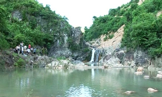 Hiện trường một vụ đuối nước khiến hai nữ sinh ở Quảng Bình tử vong. Ảnh: Đặng Tài.