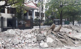 Yêu cầu cơ quan điều tra vào cuộc làm rõ những đối tượng đổ phế thải xây dựng, "vây" trụ sở Thuế.