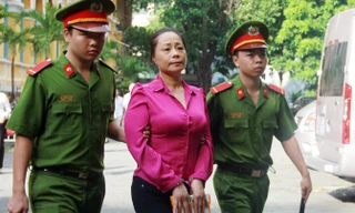 Hậu quý bà Trương Thị Tuyết Nga hầu tòa ngày 21/7. Ảnh: Tân Châu.