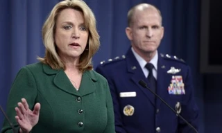 Bộ trưởng Không quân Mỹ Deborah Lee James. Ảnh: AP.