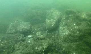 Hầu hết cung điện của Tần Thủy Hoàng nằm ngoài khơi bờ biển ở Liêu Ninh, Trung Quốc. Ảnh: Liaoshen Evening News.