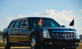 Dàn phương tiện hoành tráng luôn theo sát tổng thống Mỹ