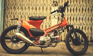 Huyền thoại Honda Super Cub đời cũ được một biker tại Việt Nam độ lại với phong cách Bobber đầy chất "bụi bặm" và cá tính.