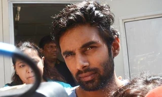 Rahul đe dọa tự tử tại bệnh viện. Ảnh: Hindustan Times.