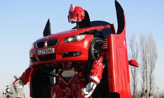 'Hóa phép' BMW thành robot Transformer bằng một nút bấm