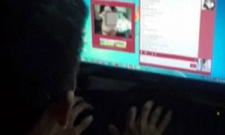 Giả hotgirl khoe thân qua mạng, lừa tiền người háo sắc