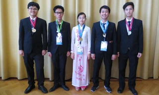 Nữ sinh giành cú đúp huy chương vàng Olympic vật lý quốc tế