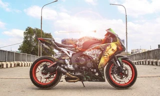 Honda CBR 1000RR phong cách Rock and Roll 