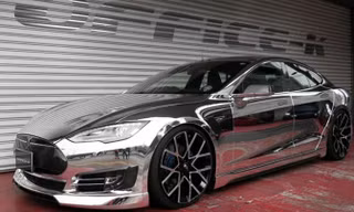 Mới đây, hãng độ nổi tiếng có tên Office-K tiếp tục cho ra mắt chiếc siêu xe điện Tesla Model S độ dàn áo mạ crôm bạc sáng loáng. Ngay khi xuất hiện, chiếc xe độ này đã nhanh chóng thu hút sự quan tâm của nhiều dân chơi xe trên toàn thế giới.