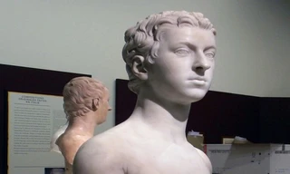 Bức tượng điền chủ John Gordon trị giá 1,8 triệu USD. Ảnh: SWNS.