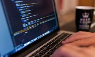 Chỉ vì một dòng lệnh, cả công ty Marsala đã mất sạch dữ liệu. Ảnh: Tech Worm.