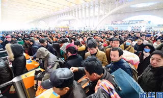 Dân Trung Quốc ùn ùn kéo nhau về quê ăn Tết