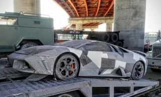 'Đột nhập' phim trường Fast & Furious 8 soi dàn siêu xe