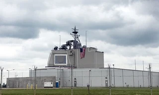 Lá chắn tên lửa Aegis (ABM) trị giá 800 triệu USD ở căn cứ không quân thuộc Deveselu, miền Nam Romania.