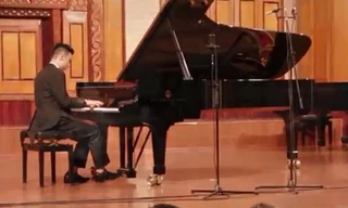 Hành trình thay đổi kỳ diệu của cậu bé tự kỷ