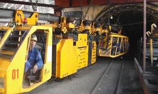 Hệ thống monoray vận chuyển người và thiết bị áp dụng tại Công ty CP than Hà Lầm.