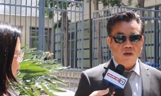 Luật sư Đỗ Phủ trả lời phỏng vấn phóng viên Người Việt.