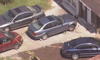 Hiện trường nơi chiếc xe đậu dưới trời nóng khiến bé Trapolino tử vong. Ảnh: KHOU-TV.