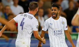 Mahrez lập cú đúp, giúp Leicester City thắng đậm trận ra quân ở Champions League. Ảnh: Reuters.