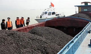 Bắt chủ tàu vận chuyển 3 nghìn tấn than lậu