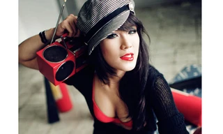 Diệp Anh tự tin khoe vòng 1