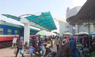 'Sống mòn' bên tuyến đường sắt hiện đại làm 17 năm chưa xong