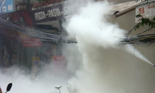 Bó dây điện bốc cháy