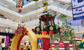 Bạn trẻ Sài Gòn rộn ràng đón Giáng sinh 