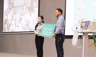 Trường ĐH Văn Lang tặng thêm 540 máy thở hỗ trợ điều trị COVID-19