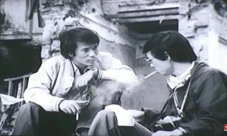 Tất Bình (vai Vũ) và nhà báo Tacano (Đặng Nhật Minh đóng)