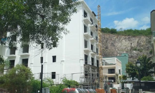 Nhiều biệt thự tại Ocean View Nha Trang vẫn xây dựng bất chấp lệnh cưỡng chế. 