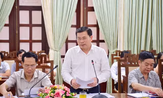 Bà Nguyễn Thị Kim Anh, Trưởng đoàn thanh tra Bộ Xây dựng cùng hai thành viên đã bị khởi tố vì nhận tiền của doanh nghiệp ở Vĩnh Phúc.