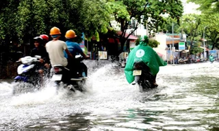 TPHCM ngập nặng chỉ sau vài cơn mưa đầu mùa