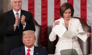 Bà Pelosi xé bản thông điệp khi ông Trump vừa đọc xong. Ảnh: Reuters