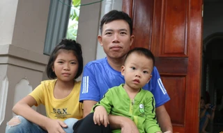 Anh Hà cùng hai con nhỏ