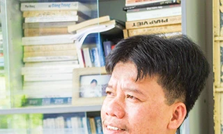 Nhà văn Nguyễn Việt Hà. Ảnh: Nguyễn Đình Toán 