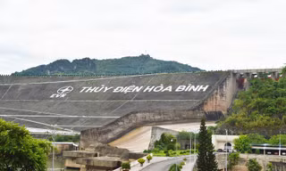 Thủy điện Hòa Bình hiện nay. Ảnh: Hồng Vĩnh