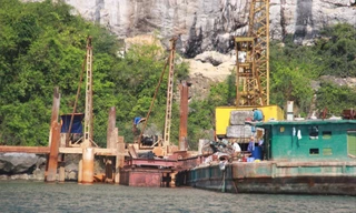 Hàng loạt máy móc cơ giới tác động phá vỡ cảnh quan thiên nhiên vốn có của vùng lõi di sản 