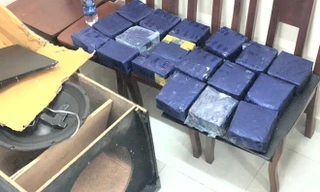 Tang vật bị thu giữ gồm 19kg ma túy đá và một số tài liệu liên quan.