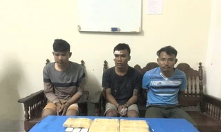 Ba đối tượng người Lào Thạo Xeng Chay, Thạo Lếc, Thạo Xút Chay vận chuyển 30.000 viên ma tuý bị bắt giữ