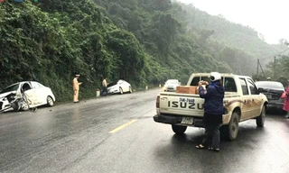 Xe đầu kéo va chạm liên hoàn trên Quốc lộ 9, 4 người bị thương